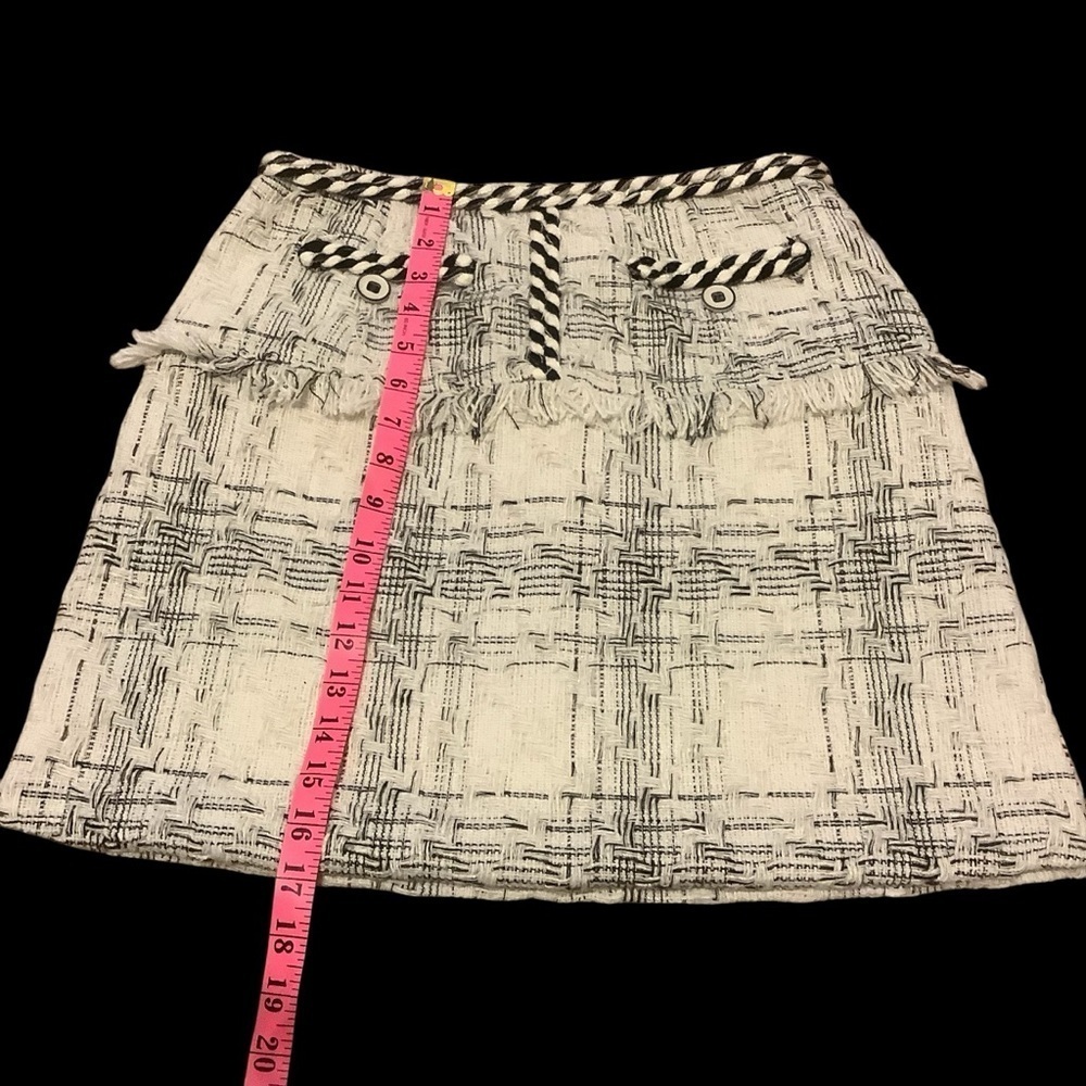 LUNA BLACK & WHITE WITH GOLD METALLIC FIBRES / PLAID/ TWEED MINI SKIRT/ Size M - Picture 8 of 10